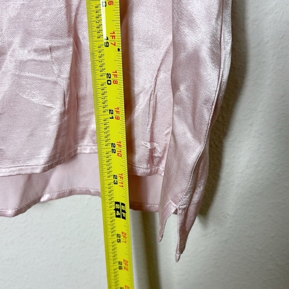 Nation LTD June V-Neck T-Shirt in color whisper (blush) size Medium - Picture 12 of 13